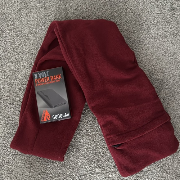 New Rechargeable heated fleece winter scarf, red wine - Picture 5 of 5